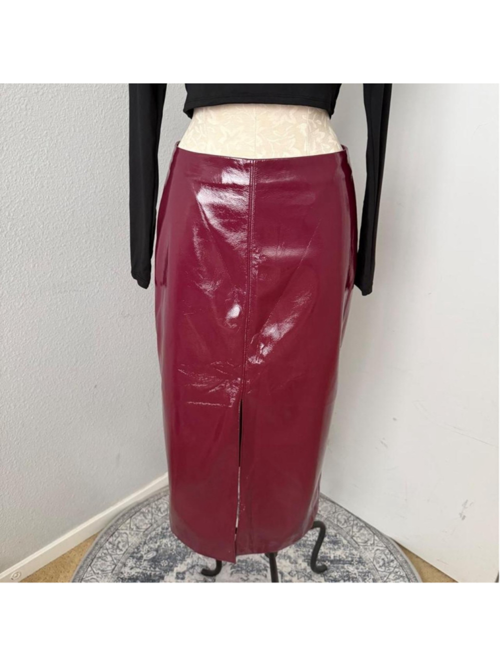 GAP Burgundy Vegan Leather Midi Skirt with Slit - Size 4 - Picture 3 of 7